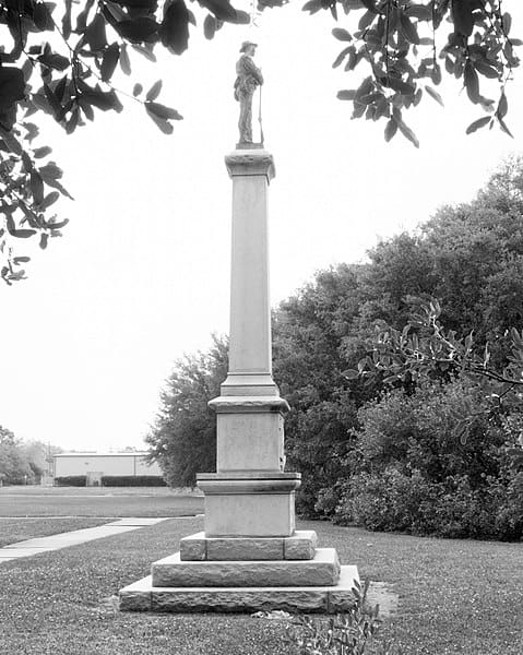 Monument to "Our Confederate Soldiers"
